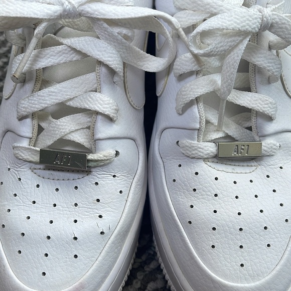 NIKE WOMEN’S AF1 AIR FORCE ONE PLATFORM SNEAKER - Picture 4 of 4